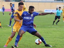 Thêm một cầu thủ phải đi cấp cứu tại V.League 2019 Thêm một cầu thủ phải đi cấp cứu tại V.League 2019