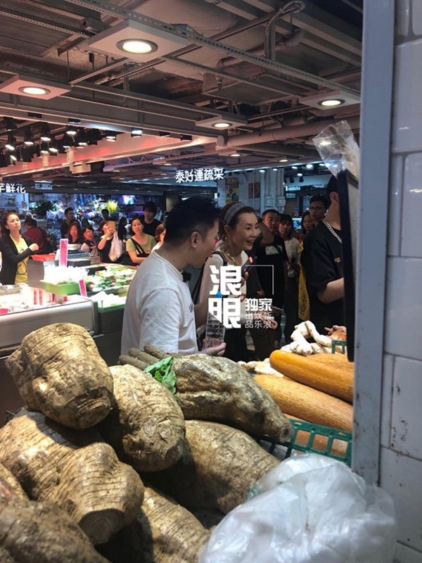 Sự thật về cuộc sống quái gở, tàn tạ, mắc bệnh tâm lý của Trương Mạn Ngọc ở tuổi xế chiều-8