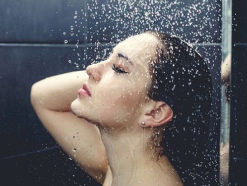 Tắm vào mùa hè: Hãy nhớ 2 thời điểm vàng và 7 việc không làm khi tắm để tránh bị đột tử