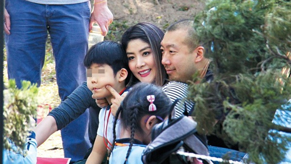 Những nhóc tì nhà sao đắt giá nhất Cbiz: Học trường quốc tế đắt đỏ, thậm chí có của hồi môn ngàn tỷ khi mới 1 tuổi-10