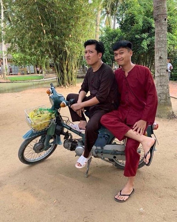 Có nhà lầu, xe hơi nhưng 4 MC đắt show nhất hiện nay lại sống trái ngược thế này-10