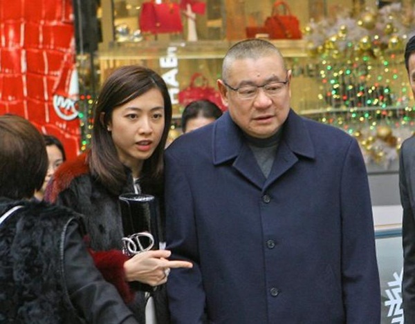 Tỷ phú chuyên săn mỹ nữ, U70 vẫn lấy vợ đẹp kém 30 tuổi và cái kết lúc về già-4