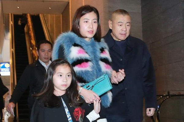 Tỷ phú chuyên săn mỹ nữ, U70 vẫn lấy vợ đẹp kém 30 tuổi và cái kết lúc về già-6