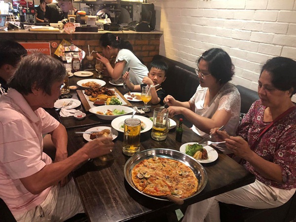 Từng chỉ trích vợ cũ không cho gặp mặt con trai nhưng hành động mới của Chí Nhân lại gây bất ngờ-7