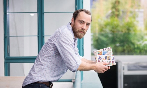 Công nương Kate bất ngờ bị chỉ trích khi gia đình nhà đẻ kiếm tiền từ con trai nhà Meghan theo cách khiến nhiều người khó chịu-1