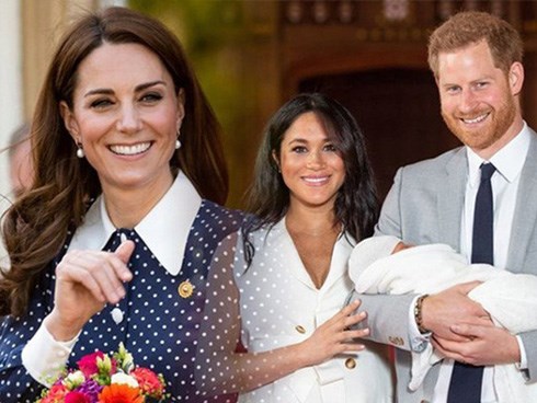 Công nương Kate bất ngờ bị chỉ trích khi gia đình nhà đẻ kiếm tiền từ con trai nhà Meghan theo cách khiến nhiều người khó chịu