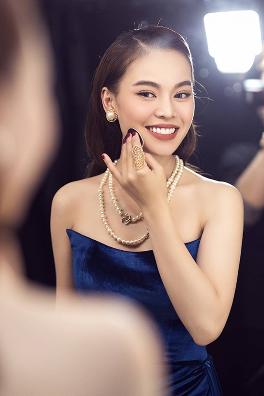 Giang Hồng Ngọc thừa nhận gầy hơn, chuộng phong cách thời trang gợi cảm sau khi sinh con-3