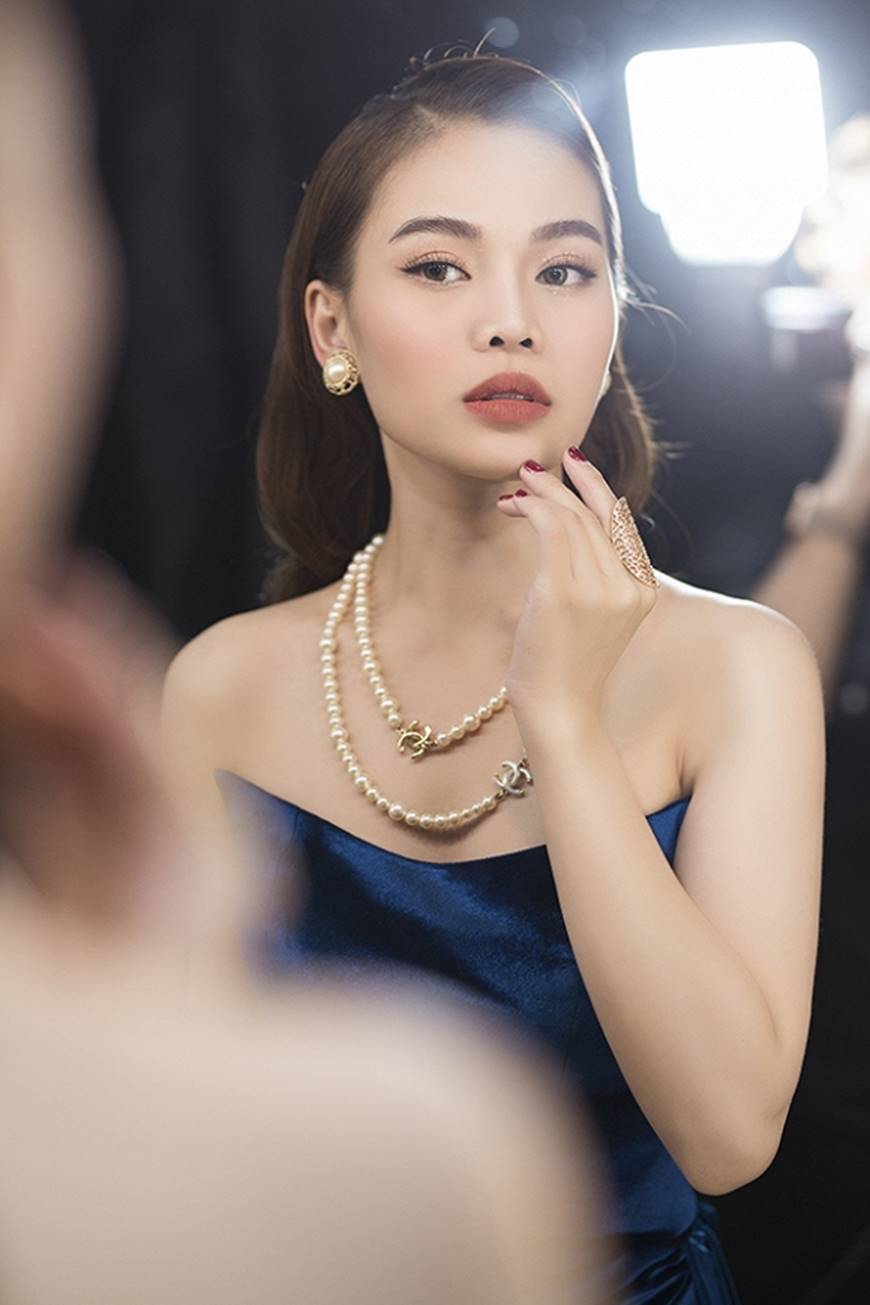 Giang Hồng Ngọc thừa nhận gầy hơn, chuộng phong cách thời trang gợi cảm sau khi sinh con-4