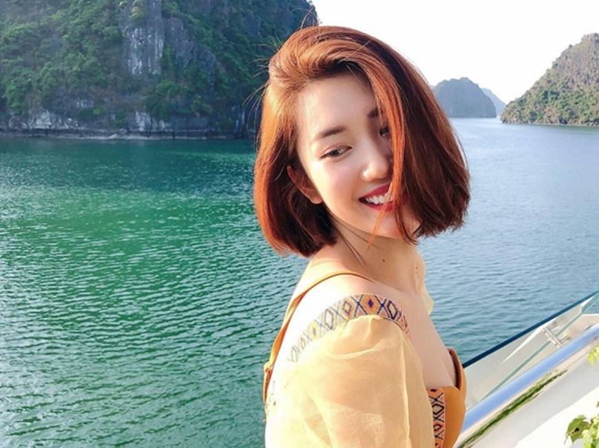 Mê mẩn trước loạt ảnh chụp góc ngiêng thần thánh của Thúy Ngân-4