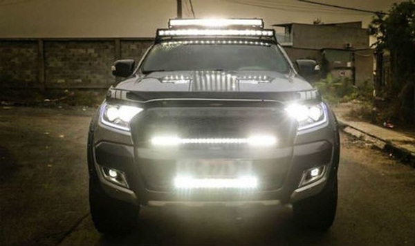 Tài xế cần sử dụng đèn ra sao khi lái xe vào ban đêm?-1