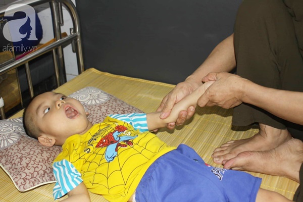 Biết con trai 5 tuổi bị bại não, mẹ nhẫn tâm bỏ đi để lại con cho bà nội già yếu mà không có tiền cứu chữa-3