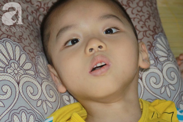 Biết con trai 5 tuổi bị bại não, mẹ nhẫn tâm bỏ đi để lại con cho bà nội già yếu mà không có tiền cứu chữa-5