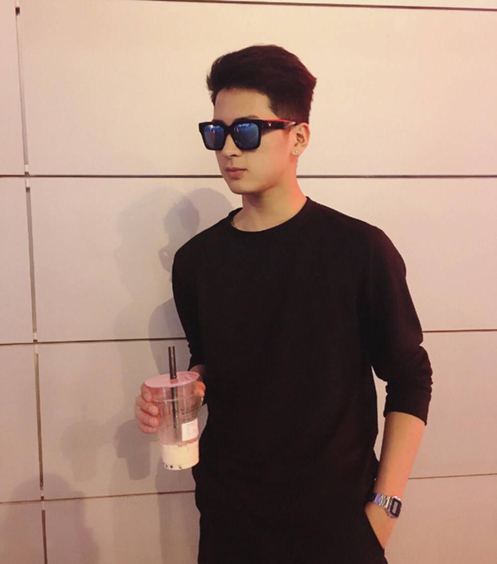 Làng trai đẹp lại xuất hiện nam sinh mới 17 tuổi đã cao 1m86, vẻ ngoài đậm chất soái ca-6