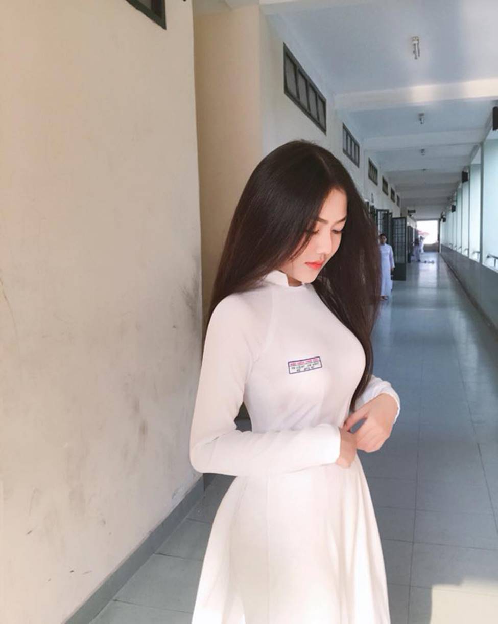 Dàn gái xinh em chưa 18 trổ mã phổng phao nổi như cồn trên MXH-12