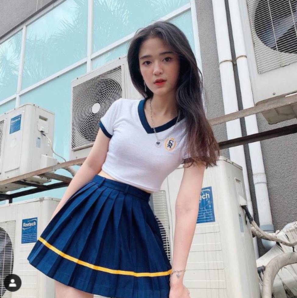 Dàn gái xinh em chưa 18 trổ mã phổng phao nổi như cồn trên MXH-19