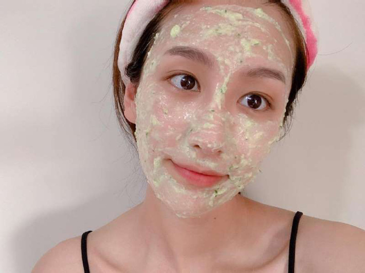 Học nàng Beauty blogger này cách làm mặt nạ tự nhiên: Đơn giản, rẻ tiền mà còn giúp giải nhiệt làn da mùa hè-6