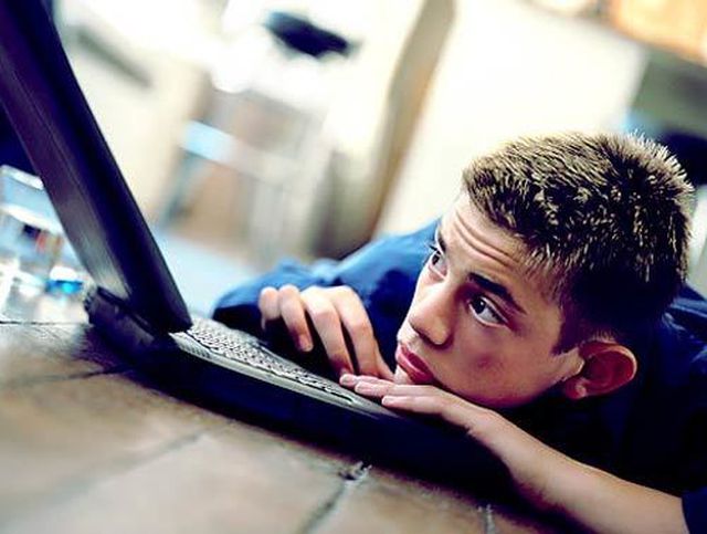 Giới trẻ có nguy cơ cao vướng bệnh trầm cảm do nghiện Facebook-1