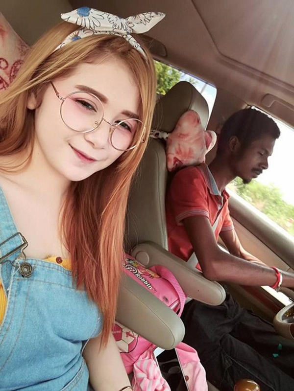 Cặp chồng xấu vợ hotgirl công khai ảnh gia đình, nhìn mặt con gái mà sốc-2