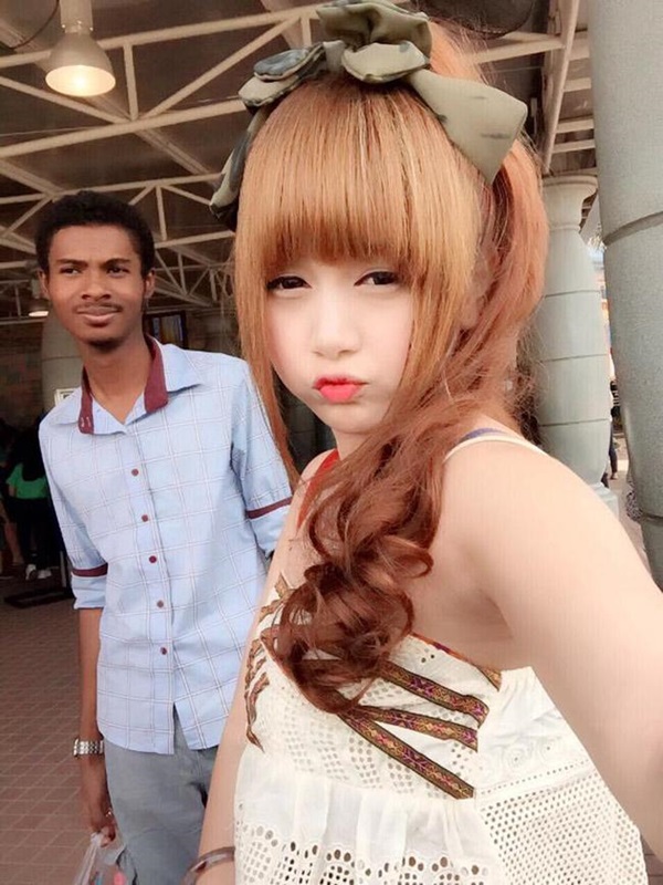 Cặp chồng xấu vợ hotgirl công khai ảnh gia đình, nhìn mặt con gái mà sốc-6