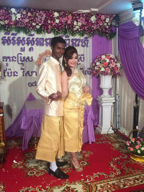 Cặp chồng xấu vợ hotgirl công khai ảnh gia đình, nhìn mặt con gái mà sốc-7