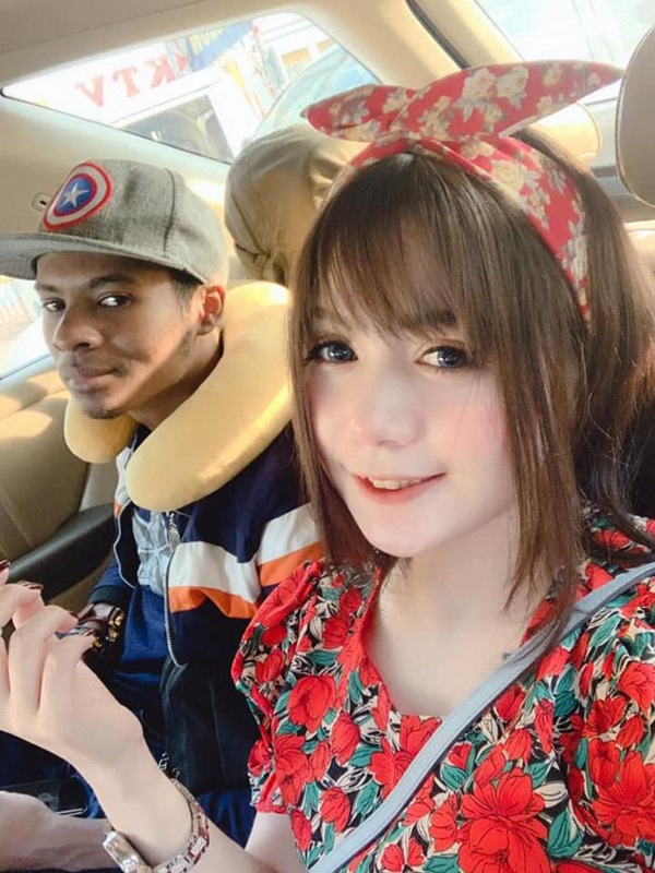 Cặp chồng xấu vợ hotgirl công khai ảnh gia đình, nhìn mặt con gái mà sốc-15