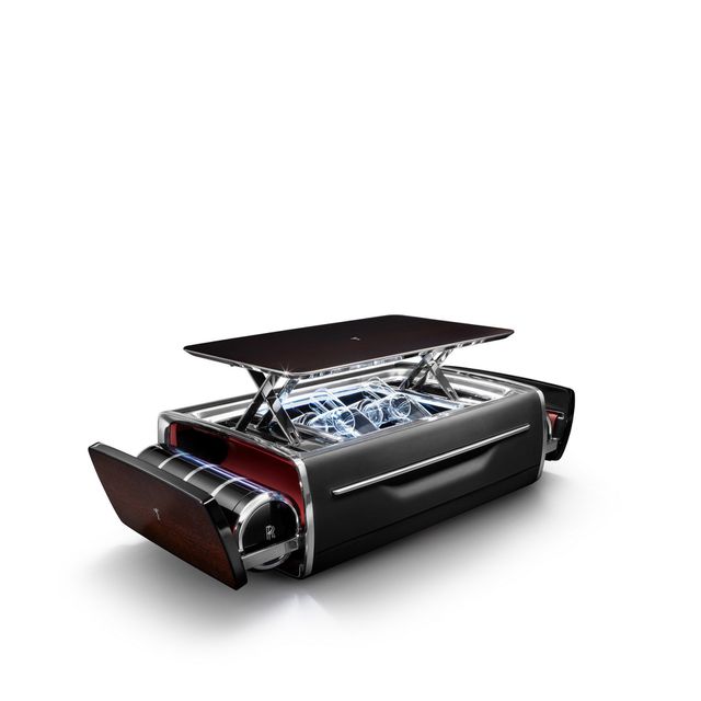 Hộp rượu trên xe Rolls-Royce có giá bằng một chiếc BMW-11
