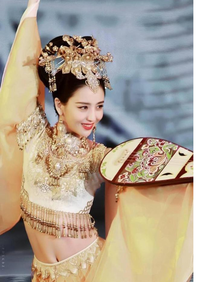 4 cô gái dân tộc thiểu số Trung Quốc khiến người gặp người yêu-14