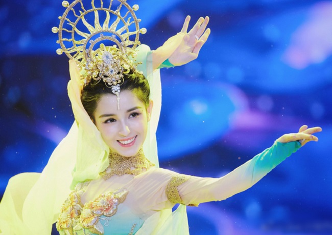 4 cô gái dân tộc thiểu số Trung Quốc khiến người gặp người yêu-17