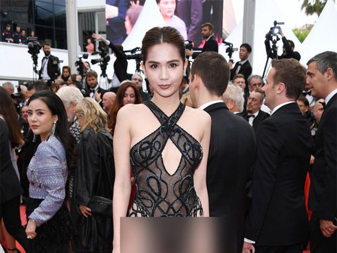 Thiên thần số 1 châu Á mặc như bán khỏa thân trên thảm đỏ Cannes là ai?-16