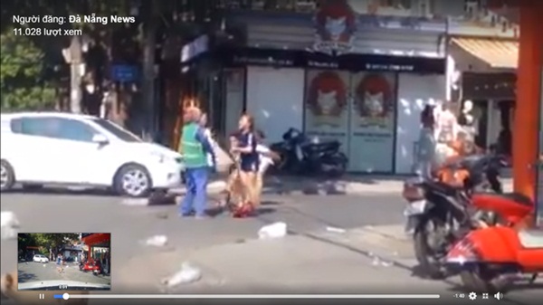 Tâm sự nghẹn ngào của nữ lao công bị cô gái trẻ hành hung giữa trời nắng gần 40 độ C-2