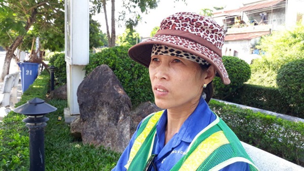 Tâm sự nghẹn ngào của nữ lao công bị cô gái trẻ hành hung giữa trời nắng gần 40 độ C-3