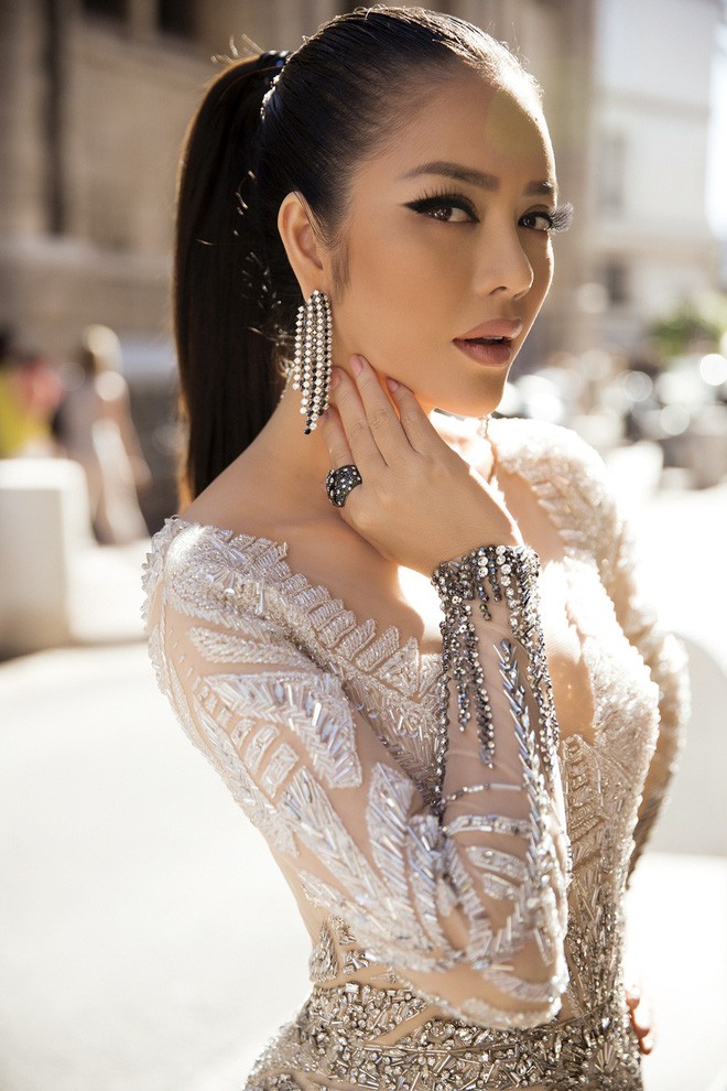 Giữa ồn ào đạo nhái, NTK Lê Thanh Hòa từng có 2 siêu phẩm giúp Lý Nhã Kỳ tạo hiệu ứng thảm đỏ liên tiếp tại LHP Cannes-3