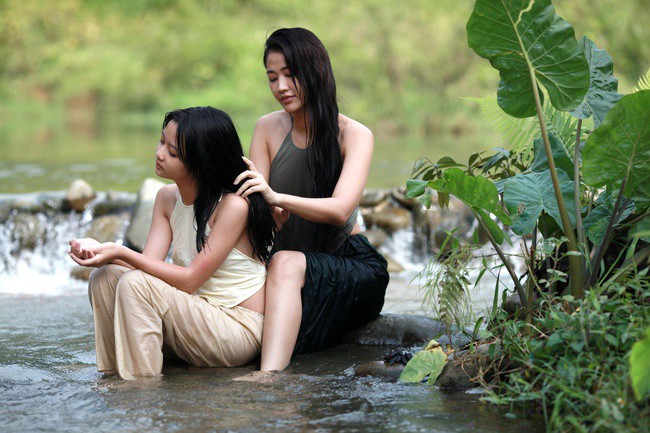 Vợ Ba bị dừng chiếu vì cảnh 18+ quá đà, Maya chẳng hiểu vô tình hay hữu ý mà lại hành động kỳ lạ thế này-2