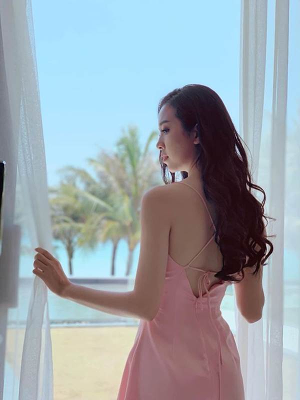 Á hậu Thuý An bất ngờ tung ảnh gợi cảm, khoe làn da trắng gợi cảm không tì vết-4