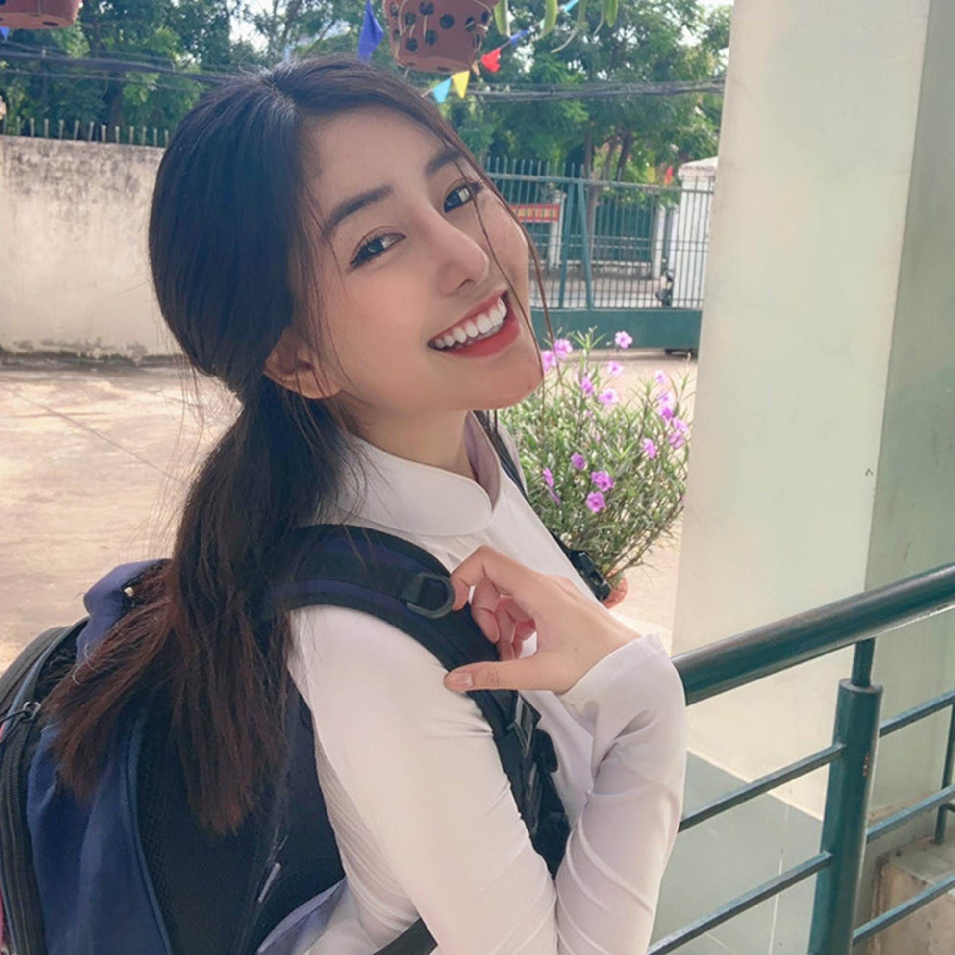 Loạt hot girl sinh năm 2001 đang ôn tập cho kỳ thi THPT quốc gia-12