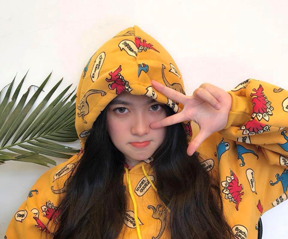 Loạt hot girl sinh năm 2001 đang ôn tập cho kỳ thi THPT quốc gia-7