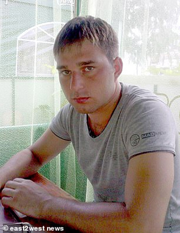 Kinh hoàng xác chết được chất lên nóc ô tô chạy giữa phố-2