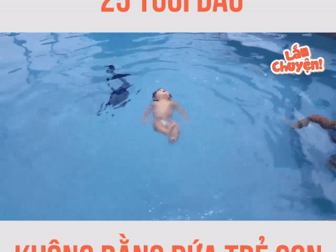 Thân hình mũm mĩm quá đáng yêu khiến bố phải cắn cho 1 miếng, nhưng phản ứng của cậu bé mới thật bất ngờ-2