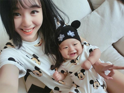 Bị mẹ chồng mắng vì cho con về ngoại, nàng dâu ấm ức nhắn tin mách chồng nhưng chị em lại
