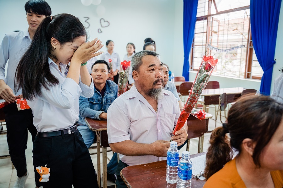 Ảnh kỷ yếu rơi nước mắt của học sinh Vũng Tàu-6