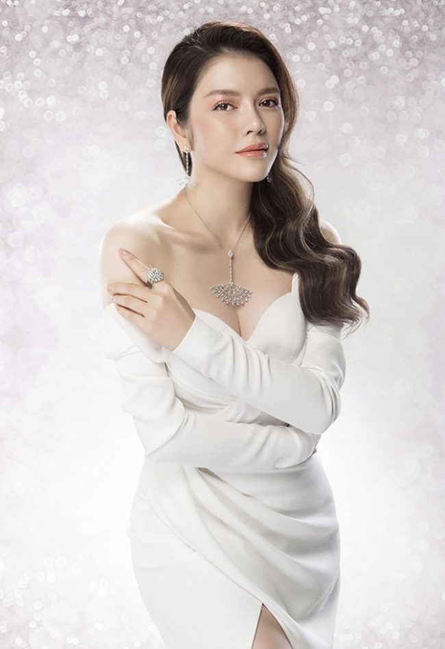 Vẻ nóng bỏng của 3 mỹ nhân Việt từng xuất hiện tại LHP Cannes-25