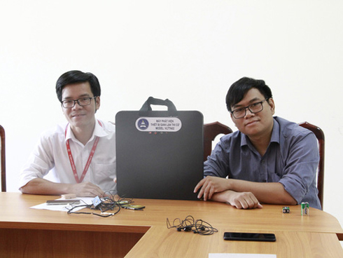 Cảnh báo thiết bị gian lận thi vào lớp 10 nhỏ như cúc áo-2