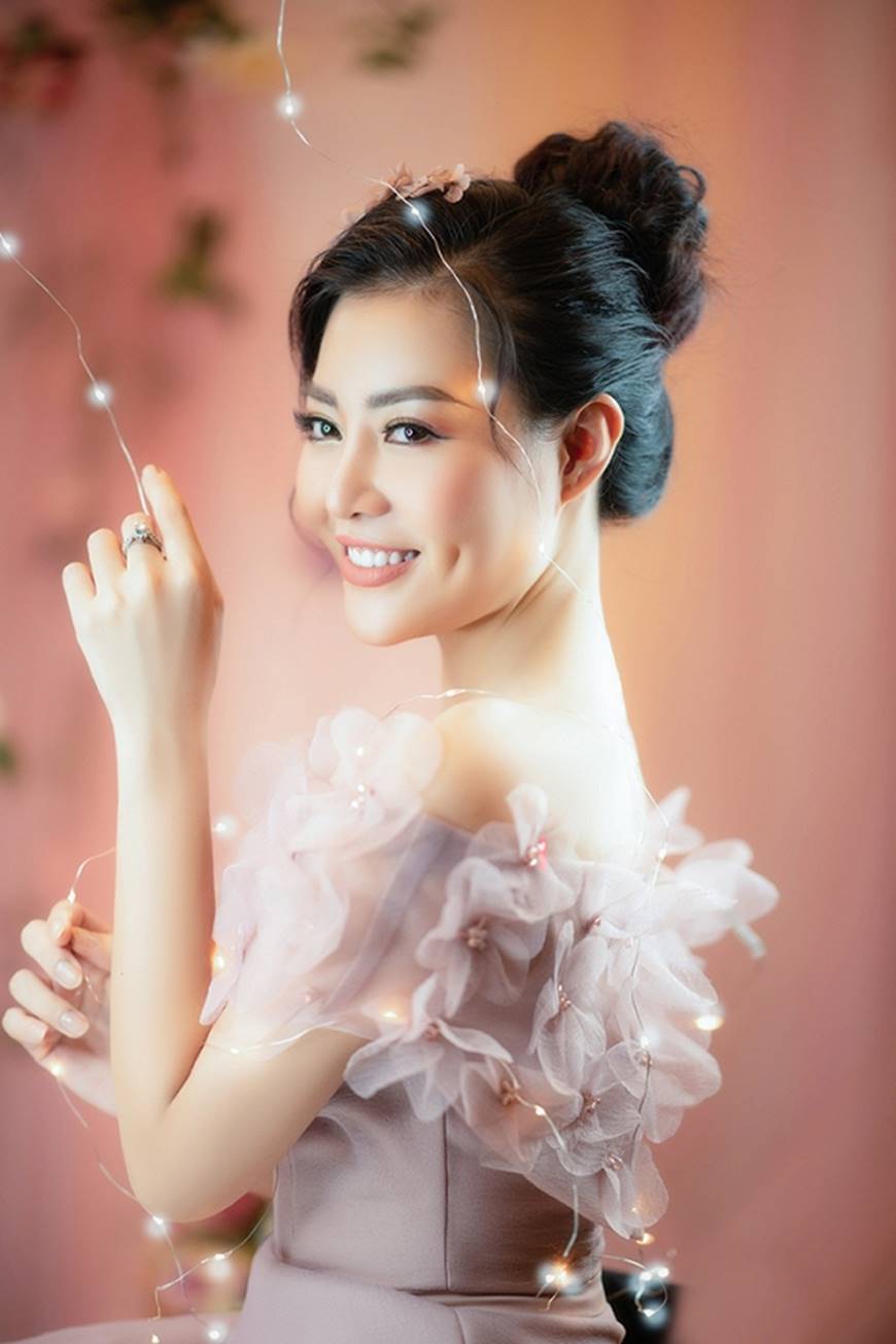 Diễn viên Thanh Hương bỗng dịu dàng lạ thường trong loạt ảnh mới-5