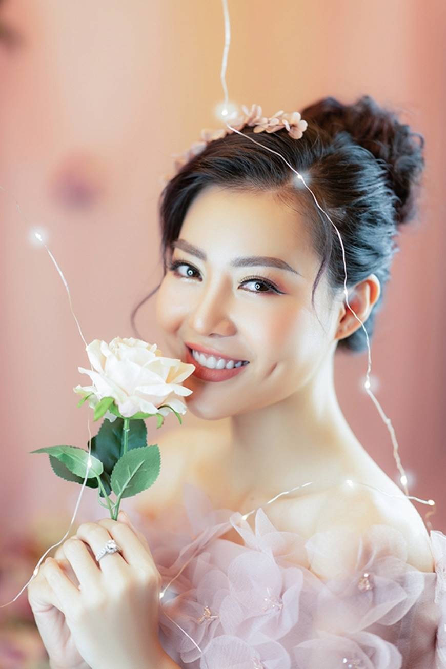 Diễn viên Thanh Hương bỗng dịu dàng lạ thường trong loạt ảnh mới-12