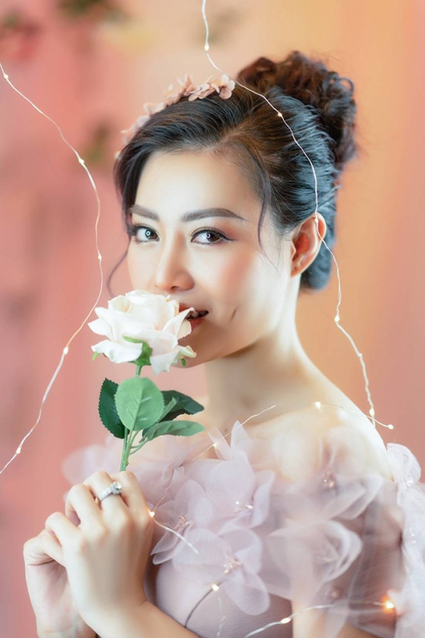 Diễn viên Thanh Hương bỗng dịu dàng lạ thường trong loạt ảnh mới-13