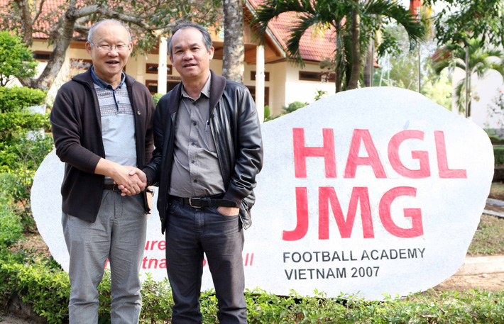 Từng qua những ngày đỏ lửa như thầy Park, đã đến lúc bầu Đức, Công Phượng ghi bàn thắng vàng-2