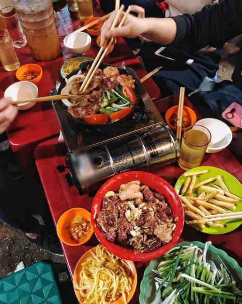 Quán bò nướng bỗng dưng bị dân mạng truy lùng, chỉ vì cặp út Về Nhà Đi Con hẹn hò-5