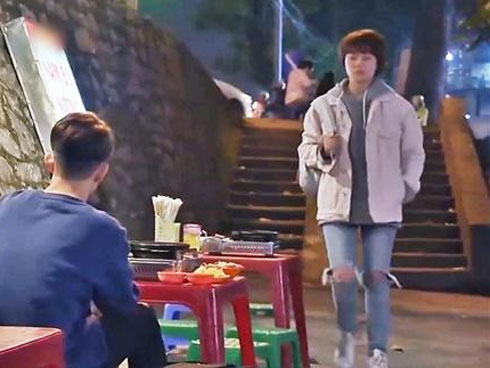 Cặp vợ chồng già và gánh trà thạch trân châu rẻ, độc lạ giữ bao kỷ niệm tuổi học trò-17