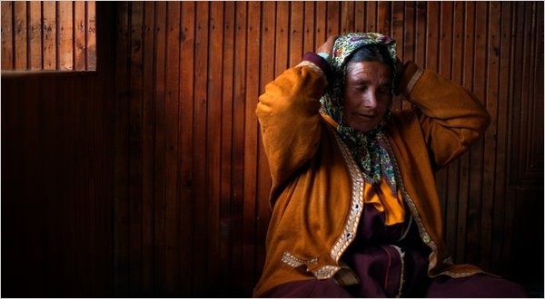 Hôn nhân ở vùng đất lạ kỳ: Một chị vợ 5-7 anh chồng, chuyện ái ân phải xếp lịch chia ca để công bằng cho tất cả-1