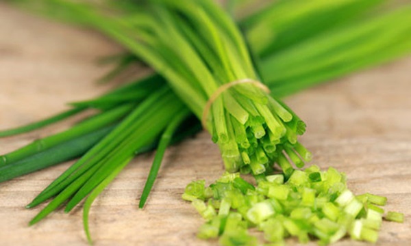 Nhà nào cũng nên trồng sẵn một chậu cây hẹ vì những lợi ích cho sức khỏe trẻ nhỏ và trẻ sơ sinh quá tốt thế này-2